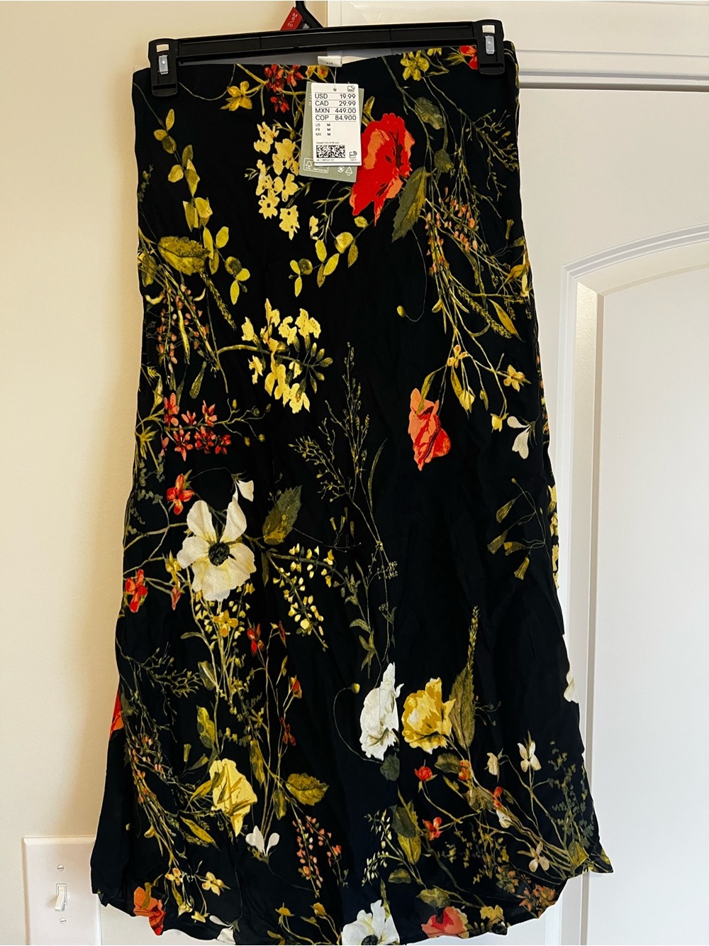 NWT H&M Black Floral Midi Skirt with Red, Yellow & White Flowers
